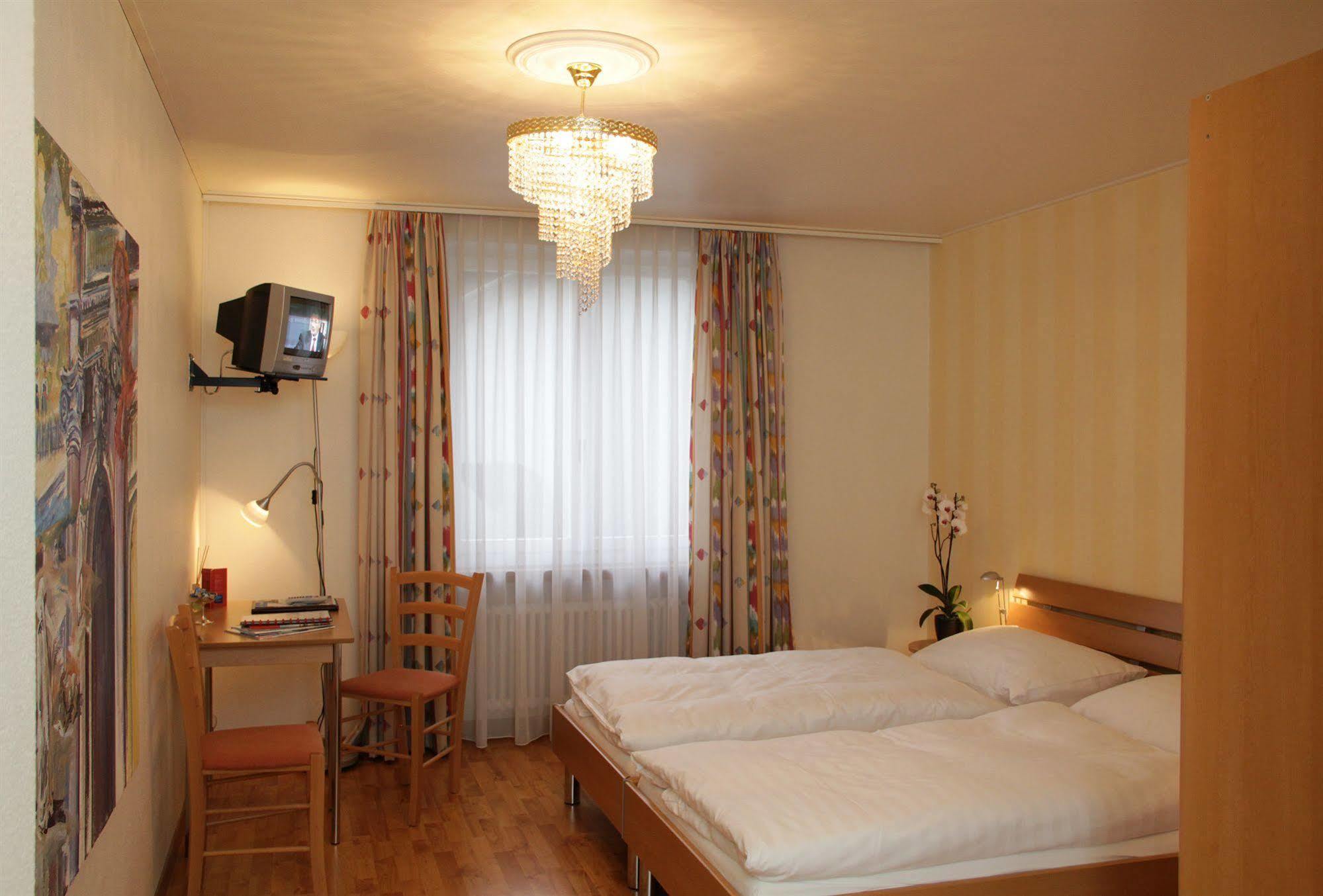 Hotel Roter Turm Soleure Extérieur photo